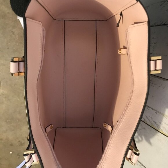 Michael Kors Kimberly Tote in Powder Blush In excellent condition peach / pink - Picture 7 of 16